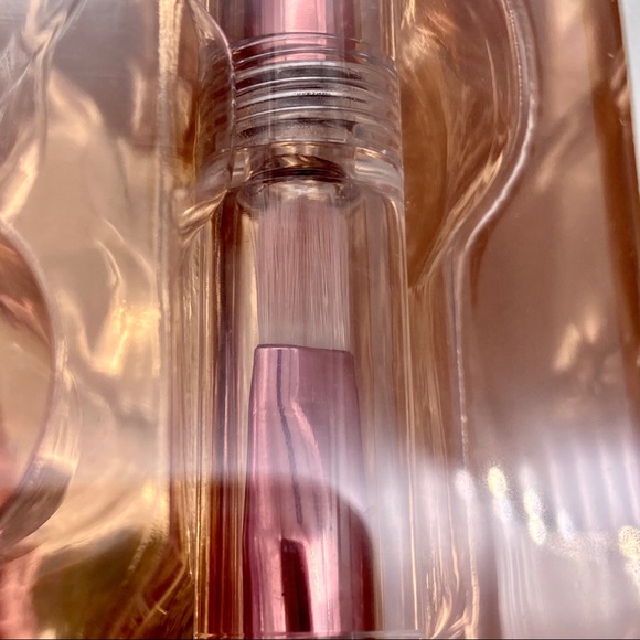 NIB Zoë Ayla 1 Kabuki + 4-in-1 brush Set - Picture 10 of 15